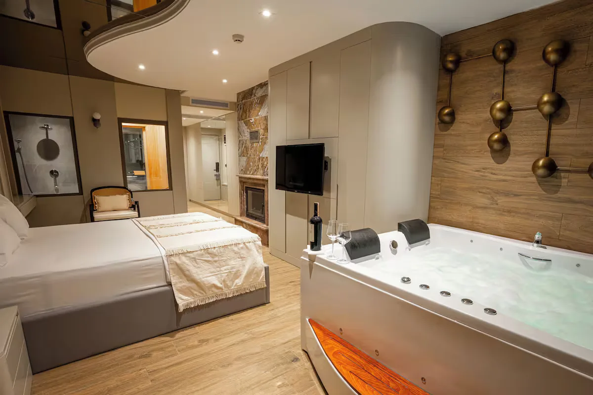 Deluxe Suite